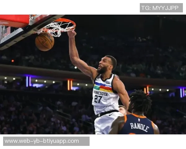 兰德尔第三节发力砍下28分助力球队逆转展现二当家风采