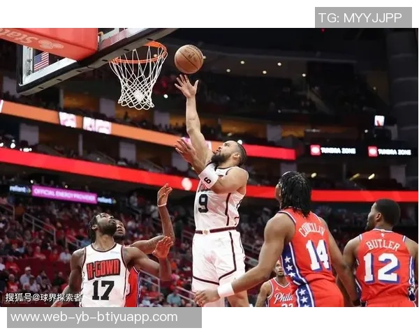 格莱姆斯表现出色15投9中砍下27分下半场狂砍21分助球队争取胜利