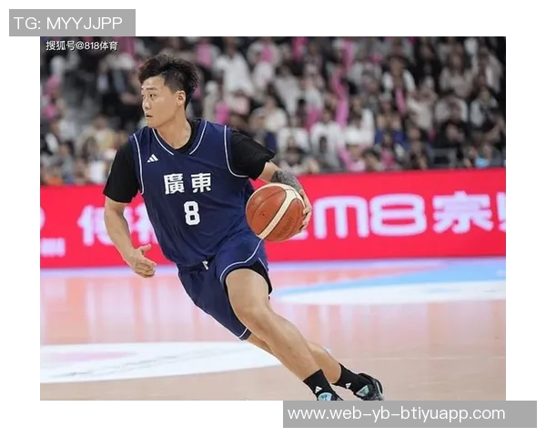 赵睿身穿宏远训练服备战全运会展现时光倒流的独特魅力